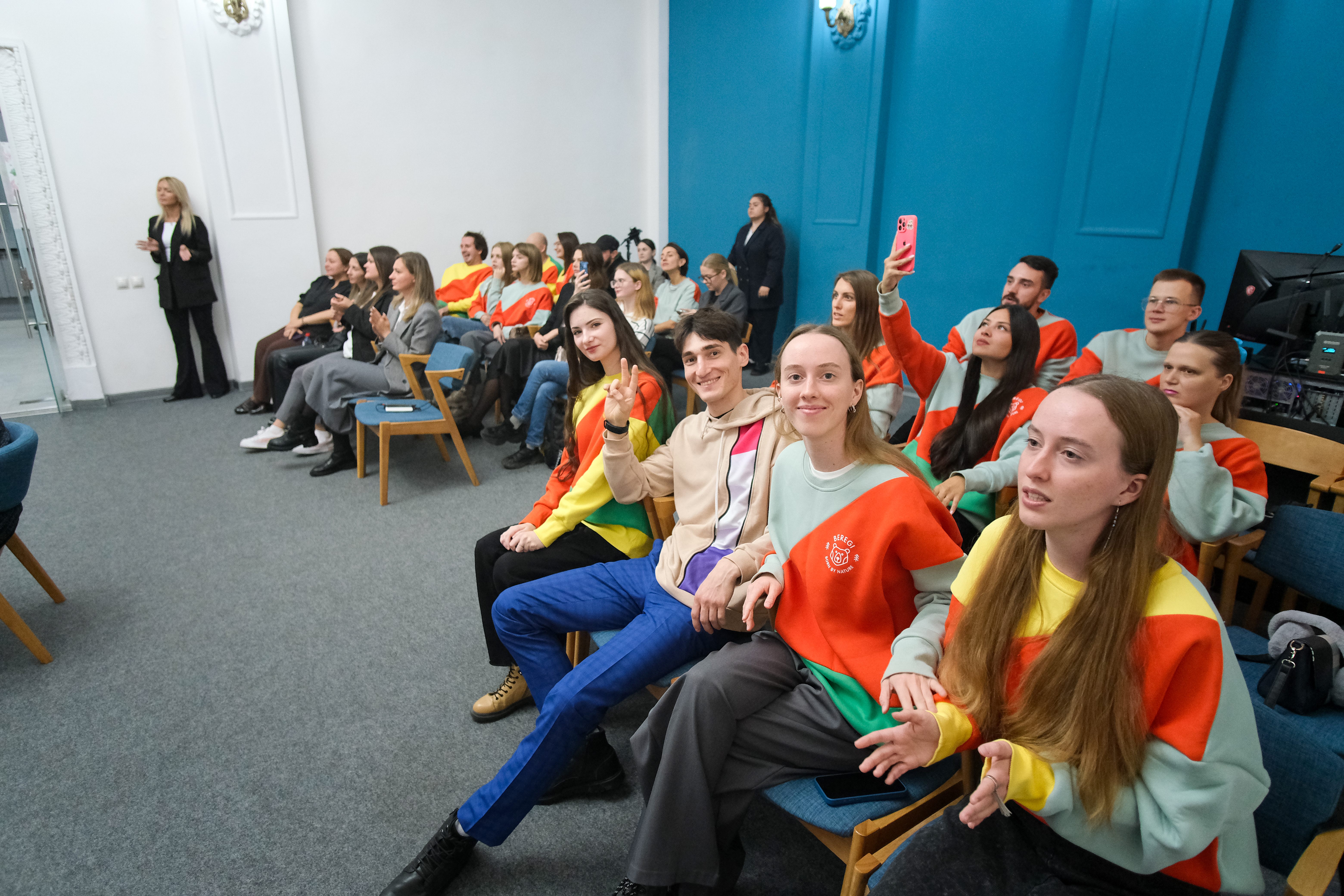 В Красноярском крае начал работу <span> Международный клуб дружбы