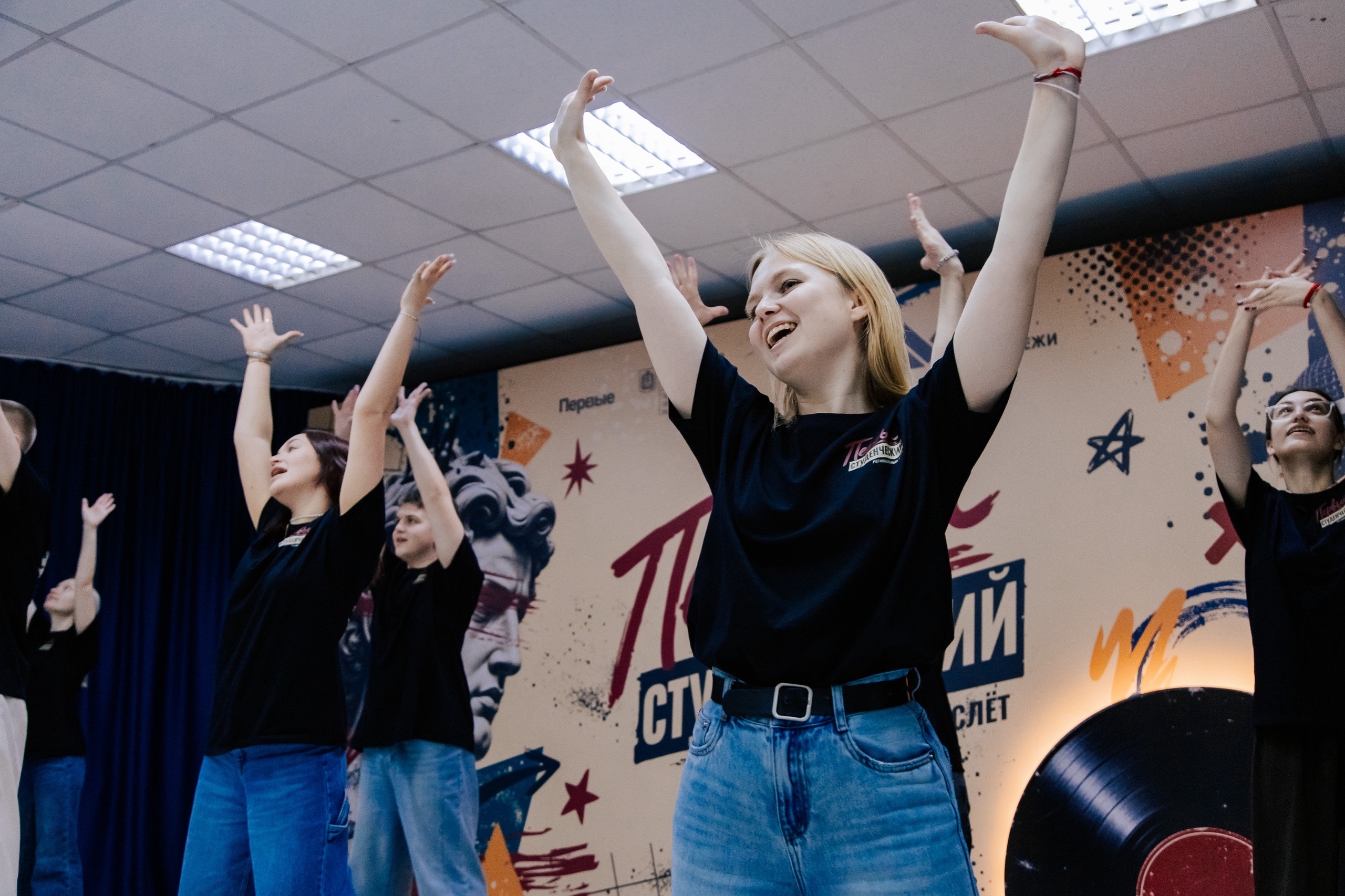 Сто студентов Красноярского края подготовили общую творческую программу